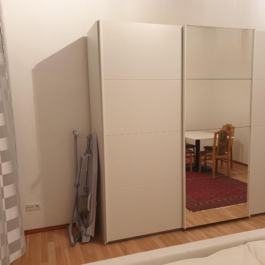Weisses Appartement Vienna Exterior photo
