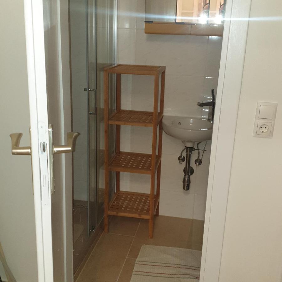 Weisses Appartement Vienna Exterior photo
